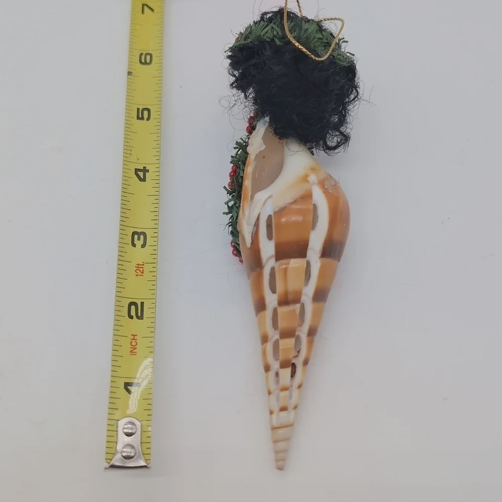 Hawaiian Carved Shell Hula Girl  Ornament Oxymeris Maculata
